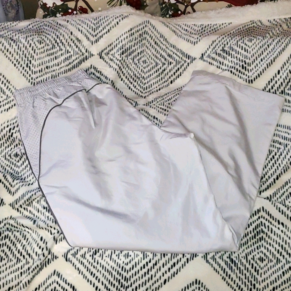 Old Navy White Lined pants Size L